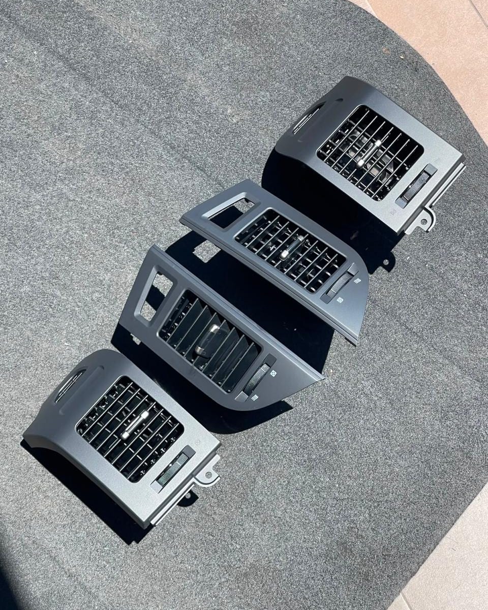 Mitsubishi Montero V98 ac vent (complete set), front — photo 1