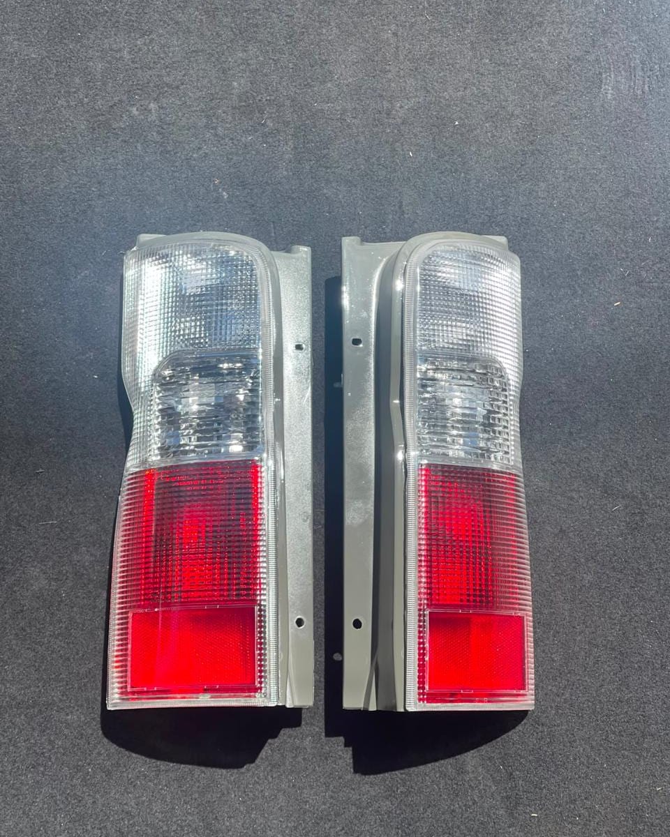 Nissan Caravan E25 tail light, front — photo 1