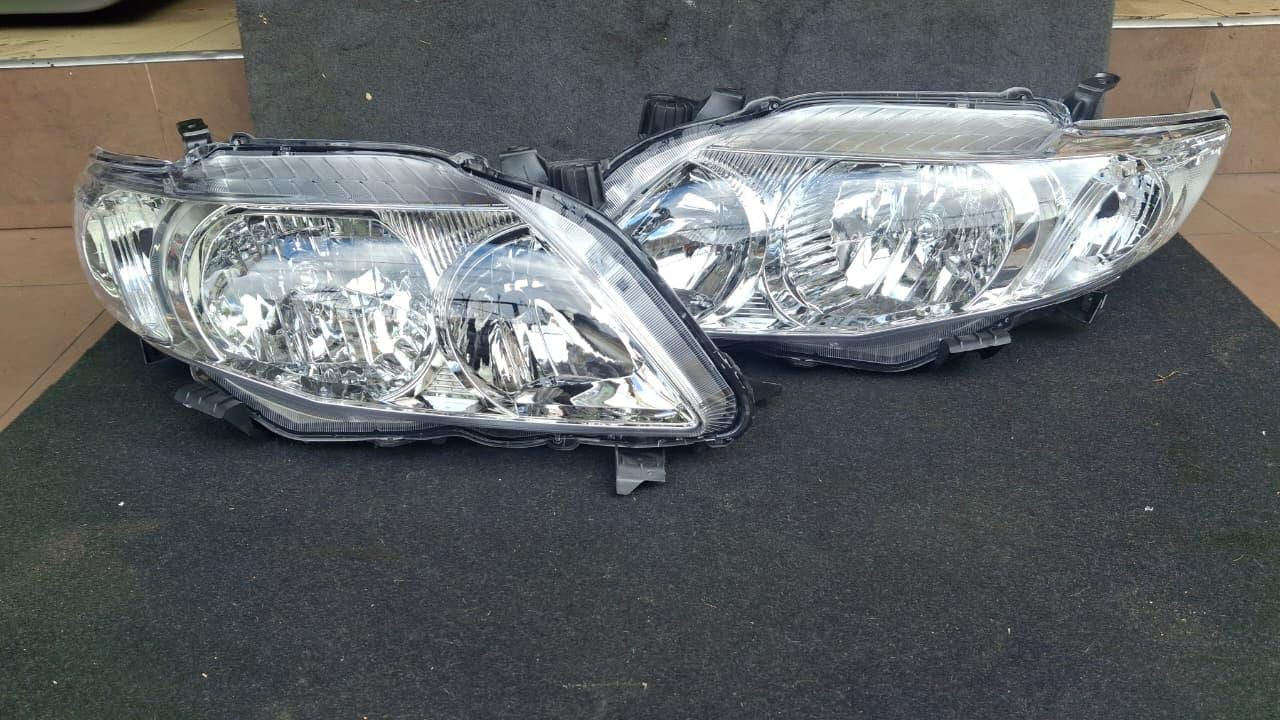 Toyota Corolla  headlight, front — photo 1