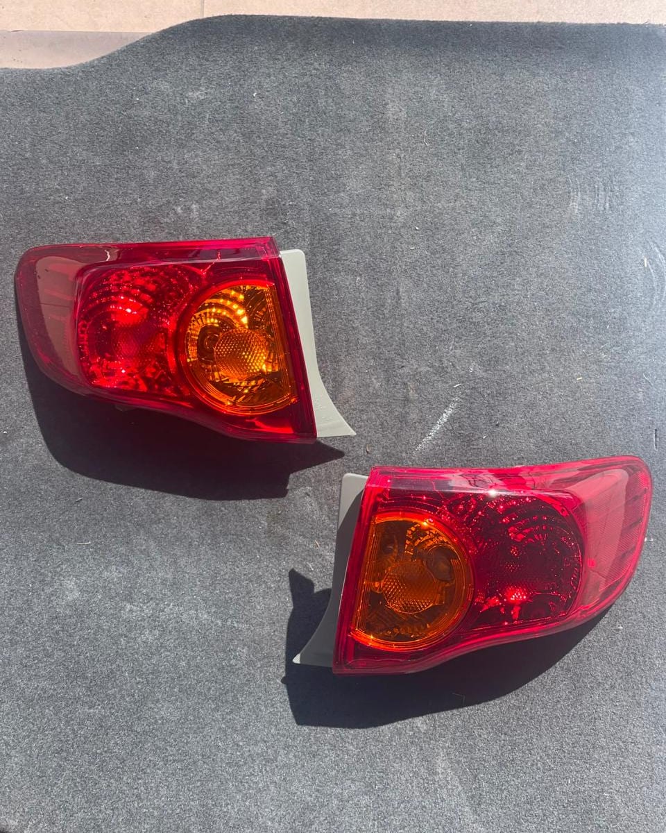 Toyota Corolla  tail light, front — photo 1