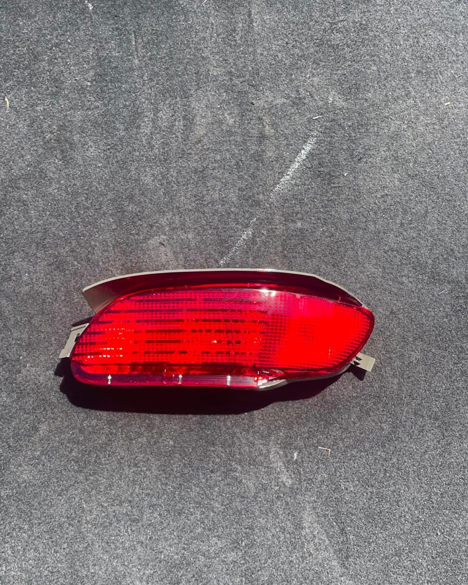 Toyota Harrier  reflector, front — photo 1