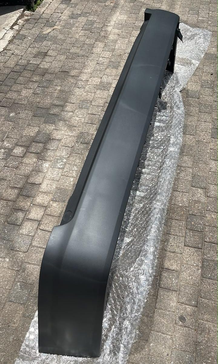 Toyota KDH GDH300/KDH300 rear bumper, front — photo 1