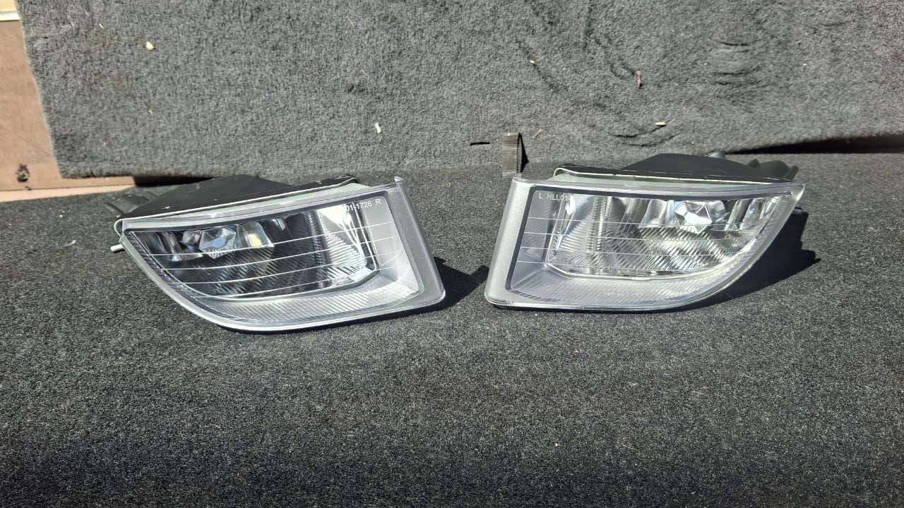Toyota Prado  fog light, front — photo 1