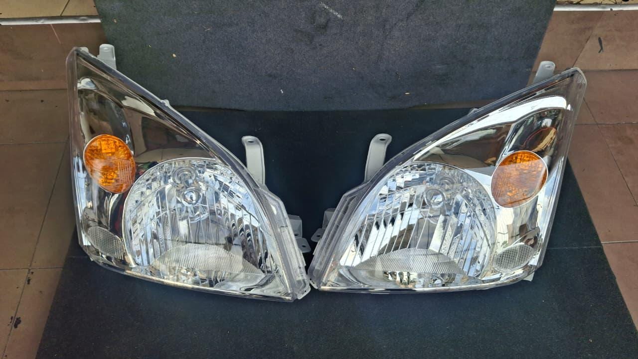Toyota Prado  headlight, front — photo 1
