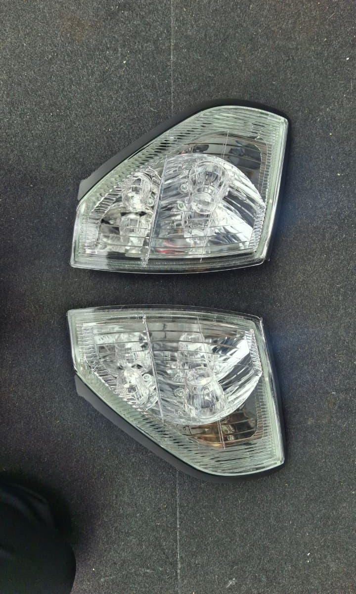 Toyota Prado  corner light, front — photo 1