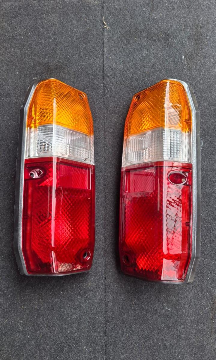 Toyota Prado  tail light, front — photo 1