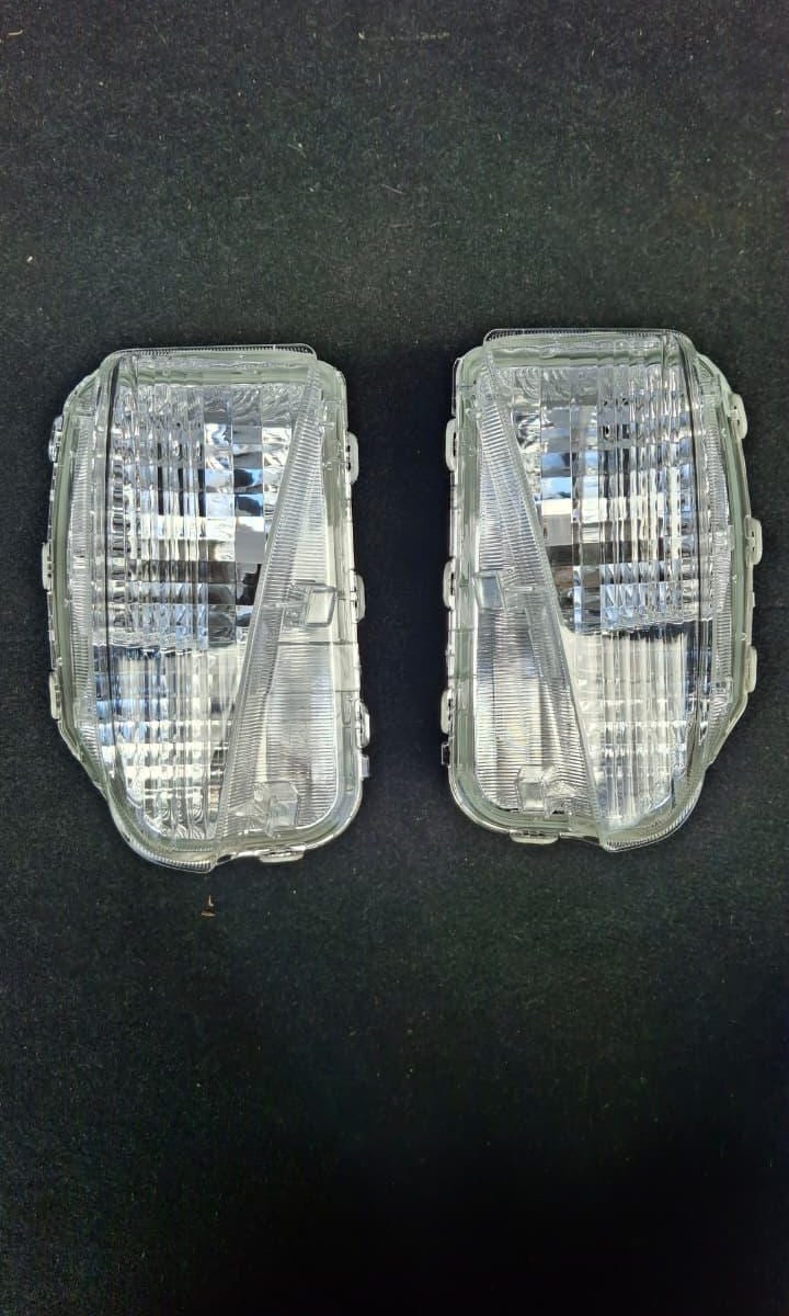 Toyota Prius ZVW30 signal light, front — photo 1
