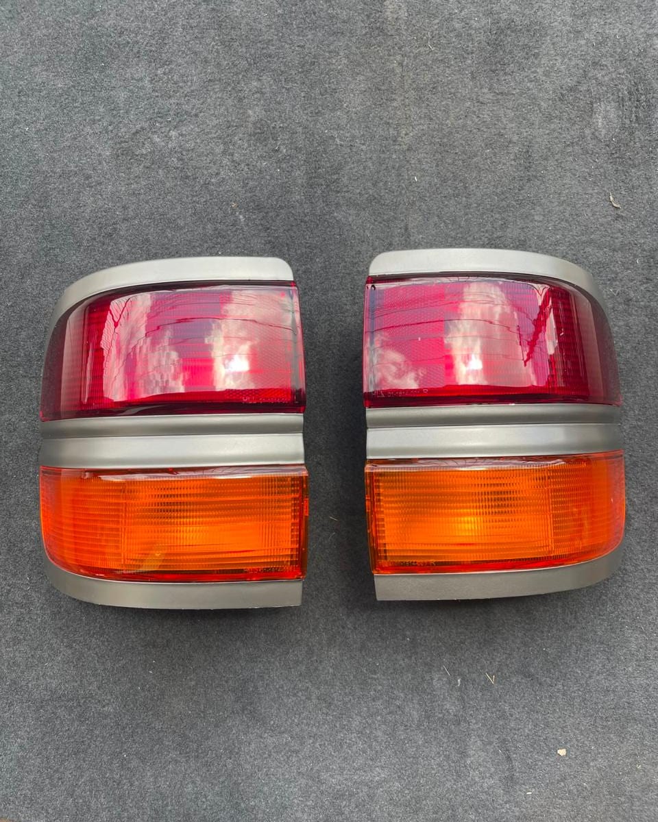 Toyota Townace CR27 tail light, front — photo 1